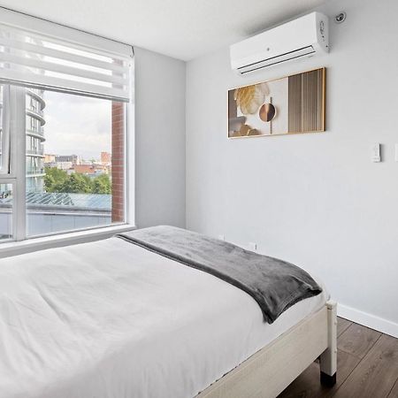 Gardenview Modern Condo With Parking, Gym, Pool, Ac Vancouver Exterior photo